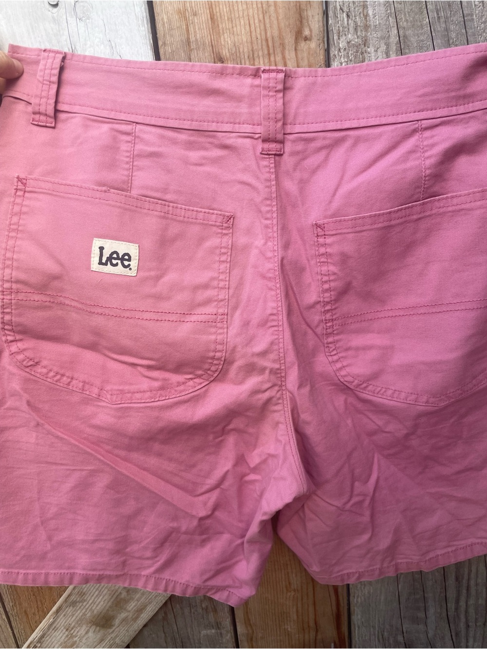 Lee Pink Cotton-Blend Cargo Shorts - Picture 2 of 4